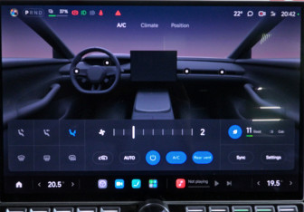 Подержанный автомобиль Xiaomi SU7 2024 года (19 фото)