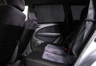 Подержанный автомобиль Mitsubishi Outlander 2003 года (12 фото)