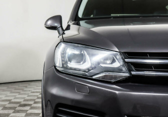 Подержанный автомобиль Volkswagen Touareg 2011 года (6 фото)