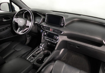 Подержанный автомобиль Hyundai Santa Fe 2020 года (11 фото)