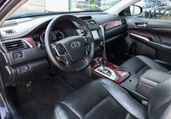 Подержанный автомобиль Toyota Camry Sedan 2014 года (16 фото)