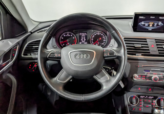 Подержанный автомобиль Audi Q3 2015 года (21 фото)