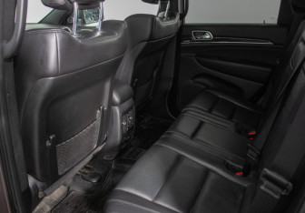 Подержанный автомобиль Jeep Grand Cherokee 2018 года (11 фото)