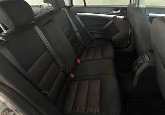 Подержанный автомобиль Skoda Octavia Wagon 2013 года (14 фото)