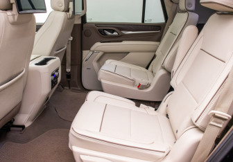 Подержанный автомобиль GMC Yukon 2023 года (9 фото)