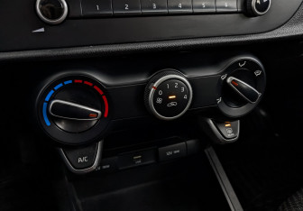 Подержанный автомобиль Kia Rio Hatchback 2021 года (20 фото)