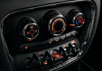 Подержанный автомобиль MINI Clubman Wagon 2020 года (21 фото)