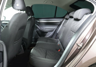 Подержанный автомобиль Skoda Octavia Liftback 2019 года (10 фото)