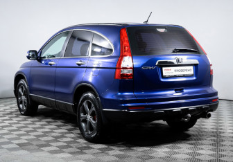 Подержанный автомобиль Honda CR-V 2011 года (7 фото)