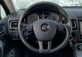 Подержанный автомобиль Volkswagen Touareg 2017 года (18 фото)