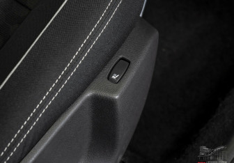 Подержанный автомобиль Renault Logan Sedan 2017 года (14 фото)