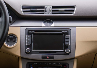 Подержанный автомобиль Volkswagen Passat Sedan 2011 года (13 фото)