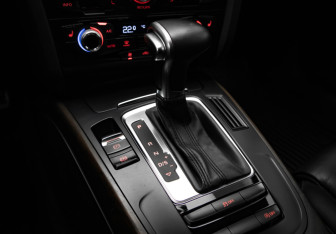 Подержанный автомобиль Audi A4 Sedan 2015 года (18 фото)