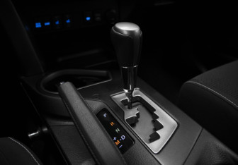 Подержанный автомобиль Toyota RAV4 2016 года (18 фото)