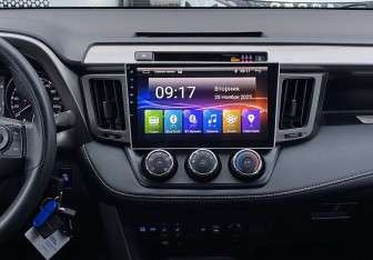 Подержанный автомобиль Toyota RAV4 2016 года (12 фото)