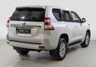 Подержанный автомобиль Toyota Land Cruiser Prado 2014 года (5 фото)