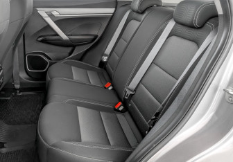 Подержанный автомобиль Geely Coolray 2023 года (12 фото)