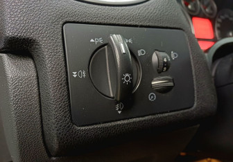 Подержанный автомобиль Ford Focus Sedan 2007 года (17 фото)