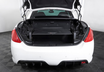 Подержанный автомобиль Peugeot 308 Convertible 2009 года (10 фото)