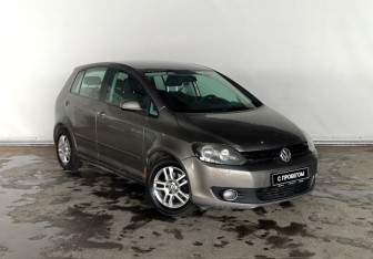 Подержанный автомобиль Volkswagen Golf Plus 2011 года (3 фото)