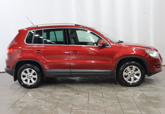 Подержанный автомобиль Volkswagen Tiguan 2011 года (7 фото)