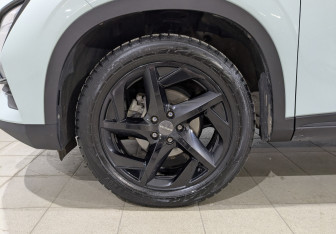 Подержанный автомобиль Omoda C5 2023 года (12 фото)