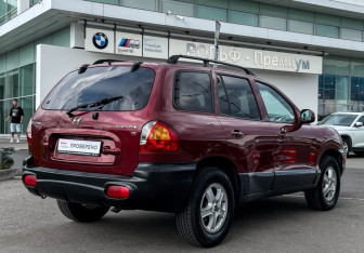 Подержанный автомобиль Hyundai Santa Fe 2003 года (5 фото)
