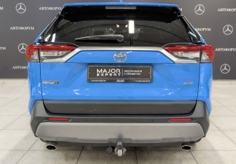 Подержанный автомобиль Toyota RAV4 2020 года (6 фото)