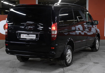Подержанный автомобиль Mercedes-Benz Viano 2011 года (5 фото)
