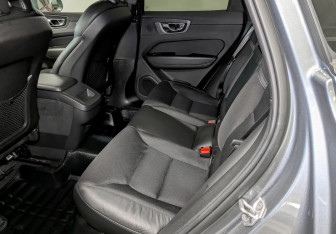 Подержанный автомобиль Volvo XC60 2021 года (12 фото)