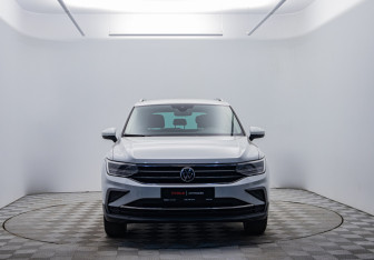 Подержанный автомобиль Volkswagen Tiguan 2020 года (2 фото)