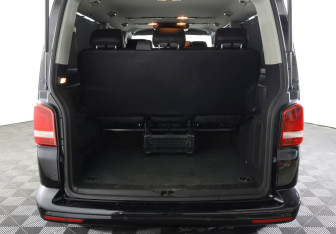 Подержанный автомобиль Volkswagen Caravelle 2013 года (9 фото)