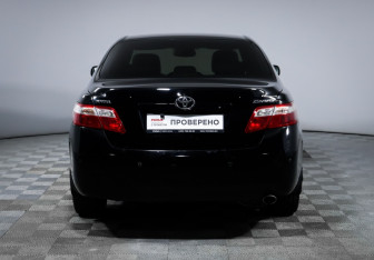 Подержанный автомобиль Toyota Camry Sedan 2008 года (6 фото)
