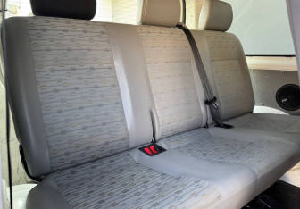 Подержанный автомобиль Volkswagen Transporter Minivan 2013 года (12 фото)