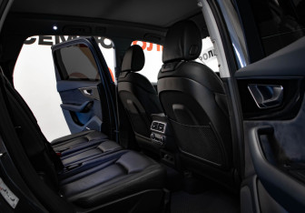 Подержанный автомобиль Audi Q7 2018 года (34 фото)