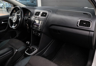 Подержанный автомобиль Volkswagen Polo Sedan 2019 года (7 фото)