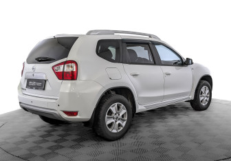 Подержанный автомобиль Nissan Terrano 2020 года (5 фото)