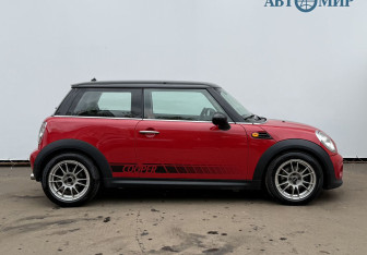 Подержанный автомобиль MINI Hatch 2013 года (4 фото)
