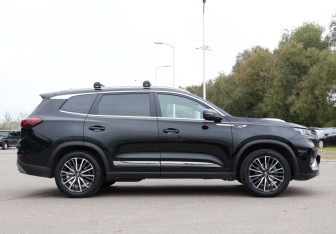 Подержанный автомобиль Chery Tiggo 8 Pro 2022 года (4 фото)