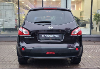 Подержанный автомобиль Nissan Qashqai+2 2011 года (7 фото)