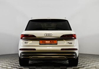 Подержанный автомобиль Audi Q7 2021 года (4 фото)