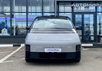 Подержанный автомобиль LiXiang Mega 2024 года (2 фото)