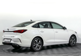 Подержанный автомобиль Changan Eado Plus 2023 года (5 фото)