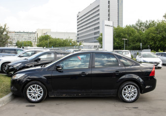 Подержанный автомобиль Ford Focus Sedan 2008 года (6 фото)
