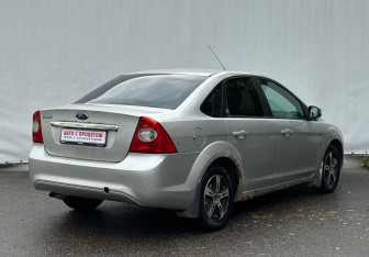 Подержанный автомобиль Ford Focus Sedan 2008 года (5 фото)