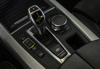 Подержанный автомобиль BMW X5 2016 года (17 фото)