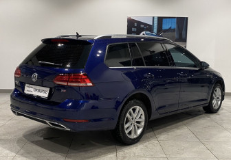 Подержанный автомобиль Volkswagen Golf Wagon 2017 года (5 фото)
