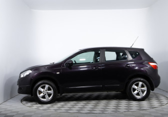 Подержанный автомобиль Nissan Qashqai 2013 года (8 фото)