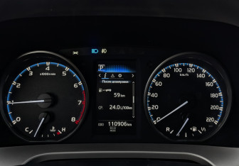 Подержанный автомобиль Toyota RAV4 2019 года (16 фото)