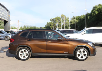 Подержанный автомобиль BMW X1 2013 года (4 фото)